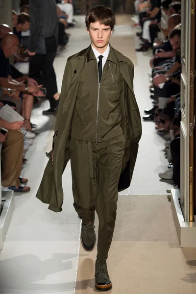 Look 40